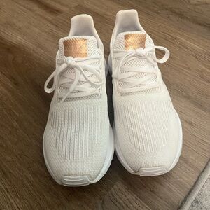 Adidas Swift Run